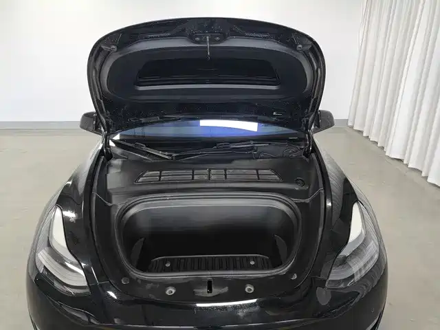 Tesla Model Y 2021 — фото 13