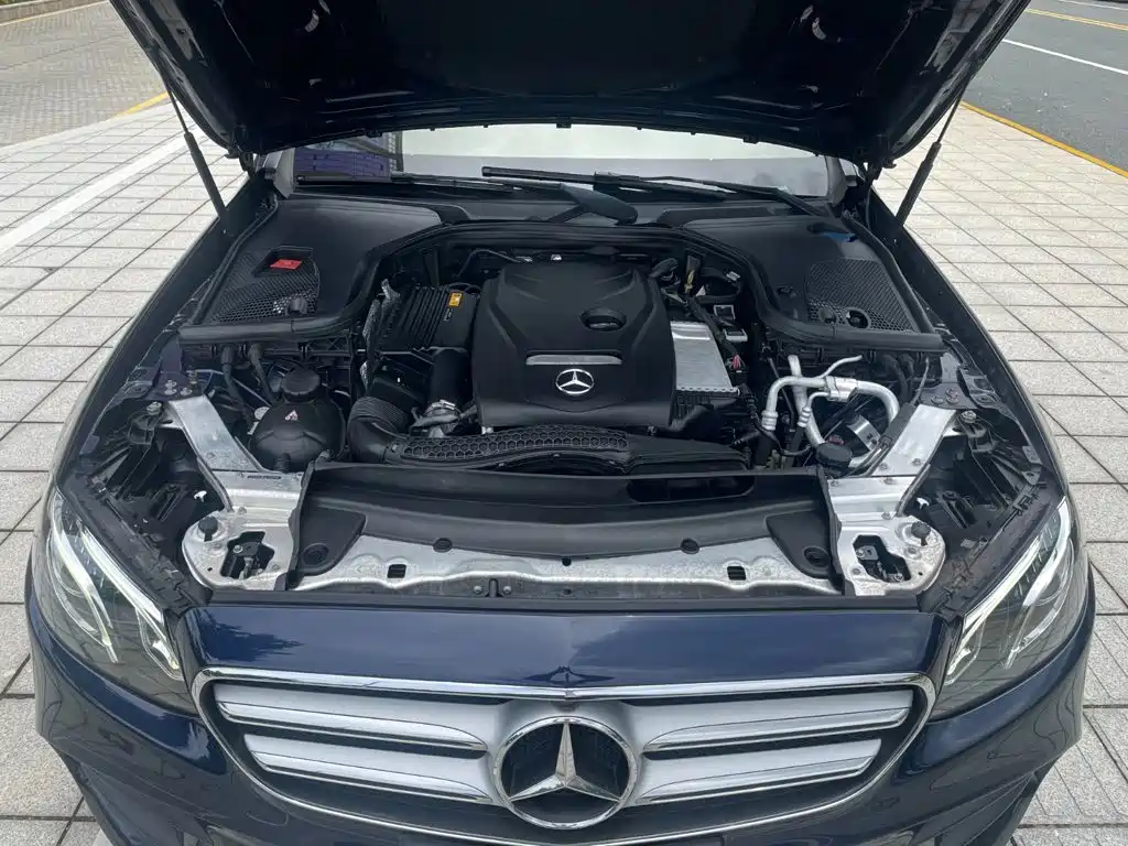 Mercedes-Benz E-Class 2018 — фото 22