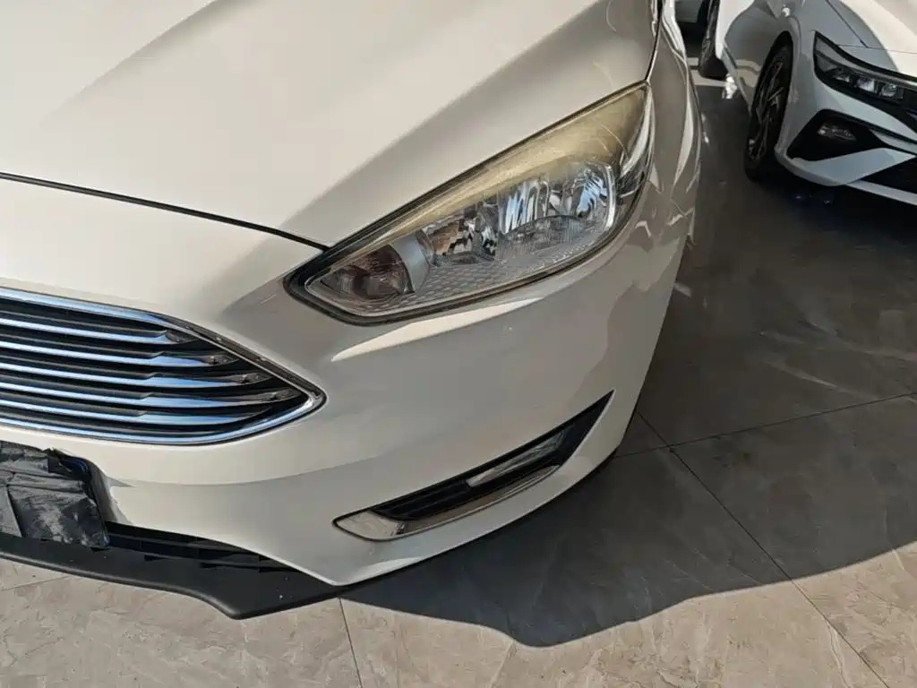 Ford Focus 2016 — фото 24