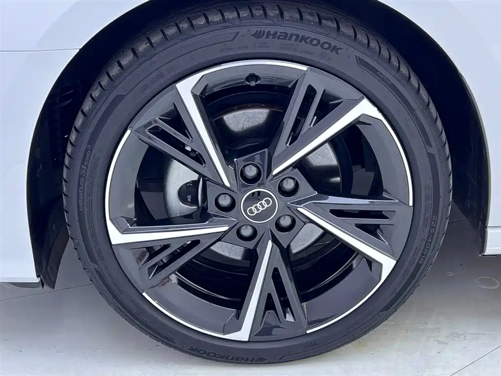 Audi A3 2024 — фото 12