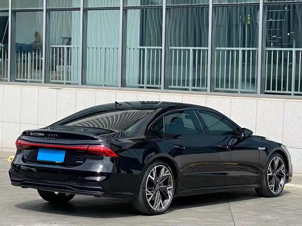 Audi A7L 2023 — фото 9