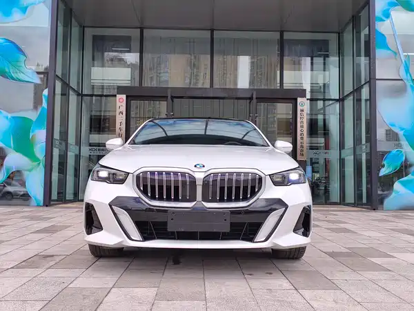 BMW 5 Series 2025