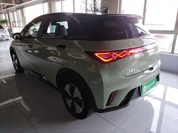 BYD Dolphin 2023