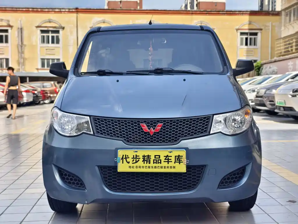 Wuling Hongguang 2013 — фото 2