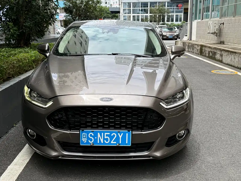 Ford Mondeo 2013 — фото 1