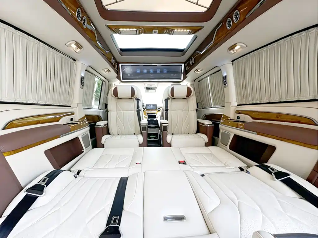 Mercedes-Benz V-Class 2022 — фото 10