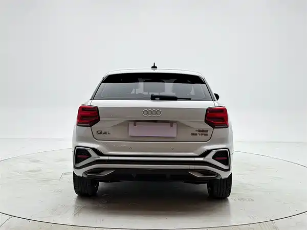 Audi Q2L 2022