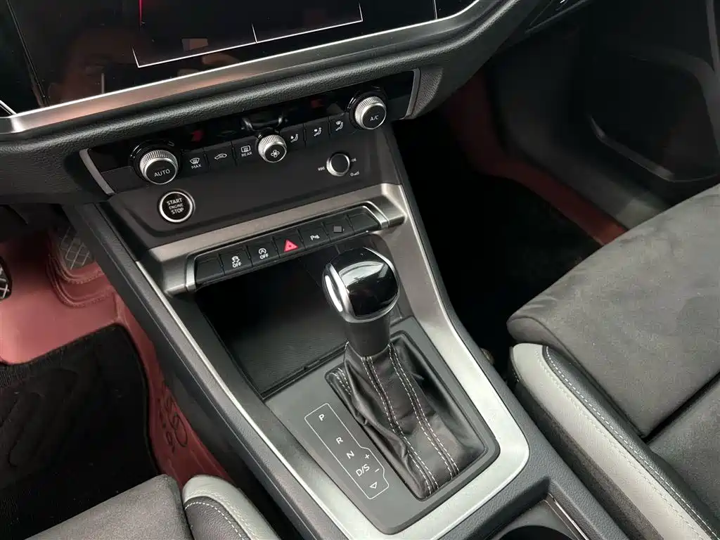 Audi Q3 2023 — фото 13