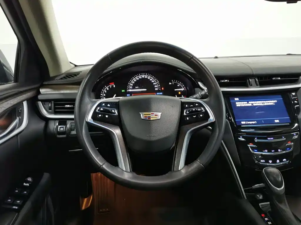 Cadillac XTS 2018 — фото 11