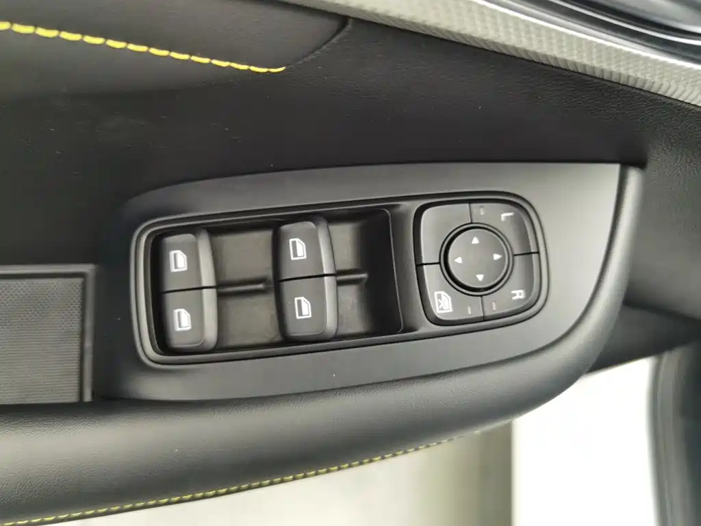 Roewe i6 MAX New Energy 2026 — фото 9
