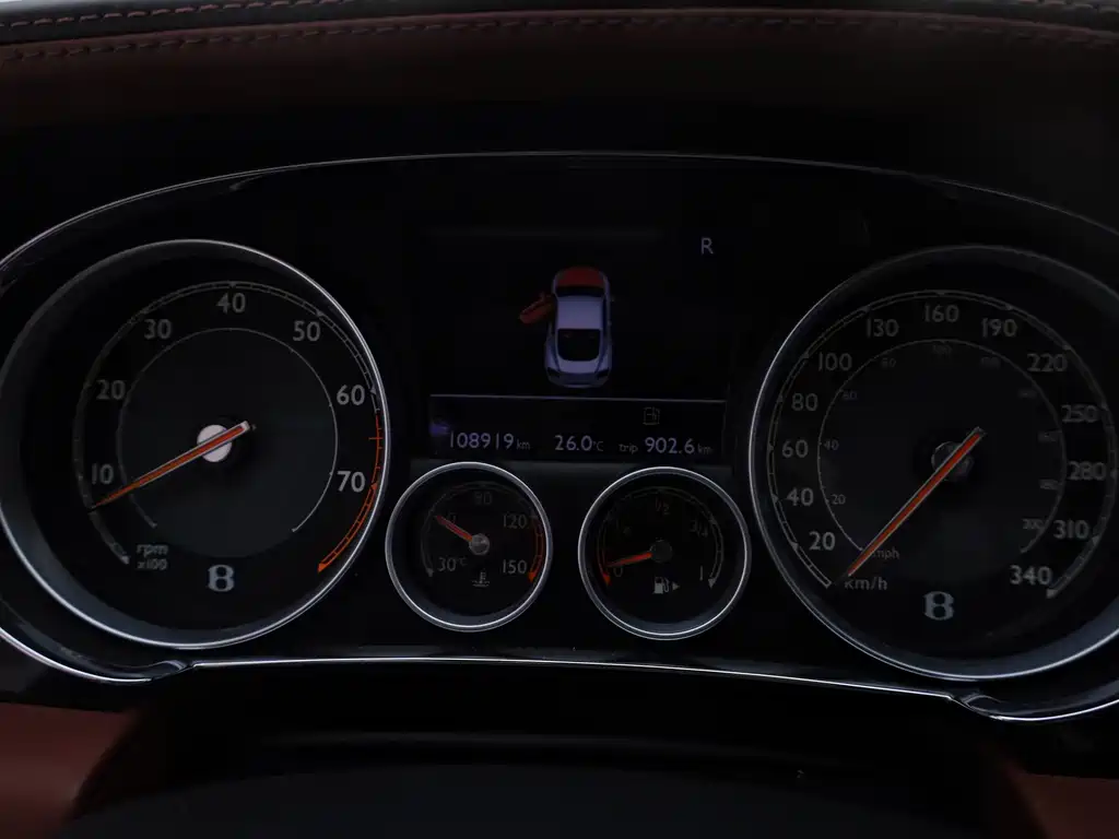 Bentley Continental 2014 — фото 17