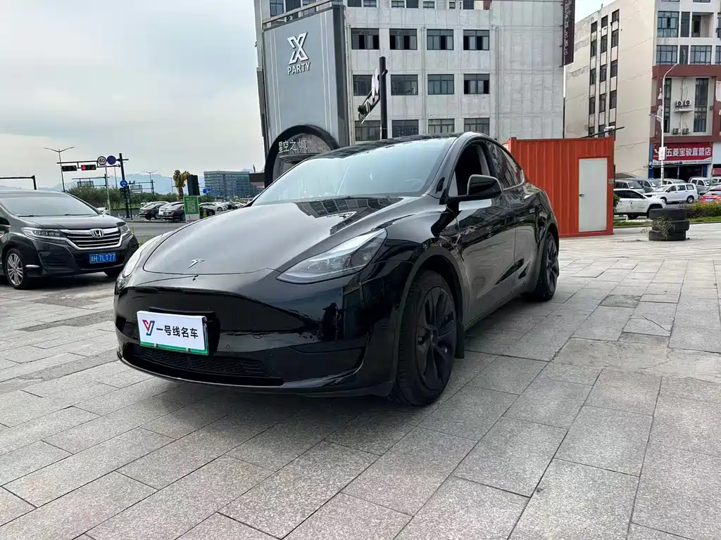 Tesla Model Y 2022 — фото 1