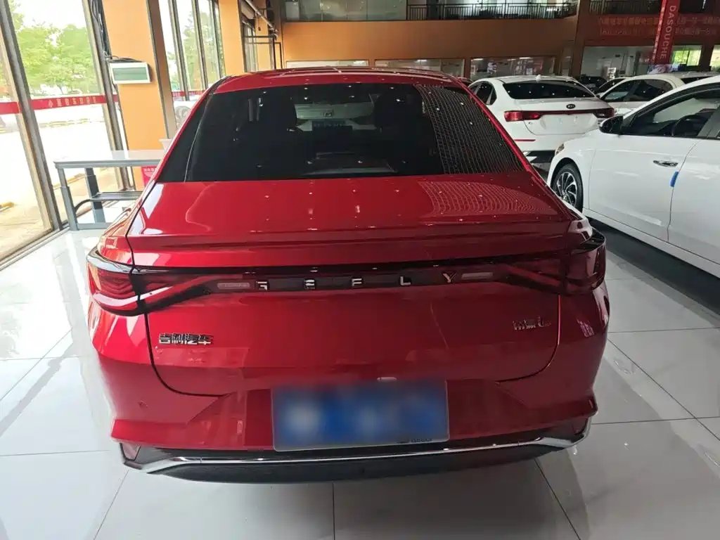 Geely Emgrand L 2022 — фото 10