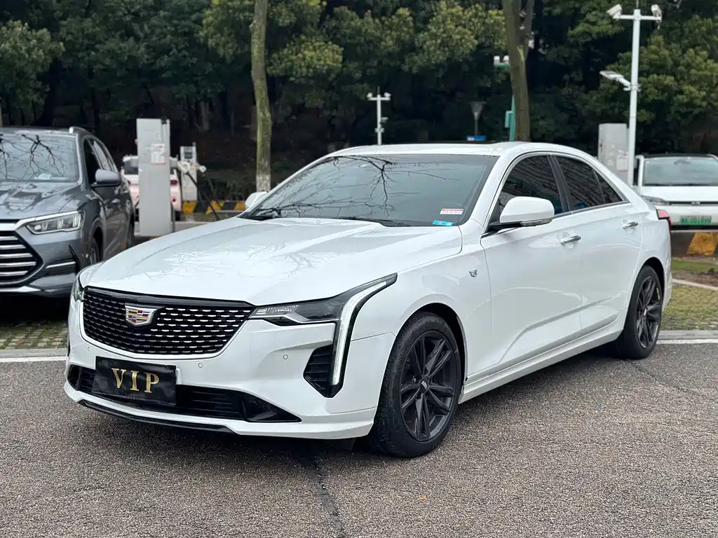 Cadillac CT4 2021 — фото 1