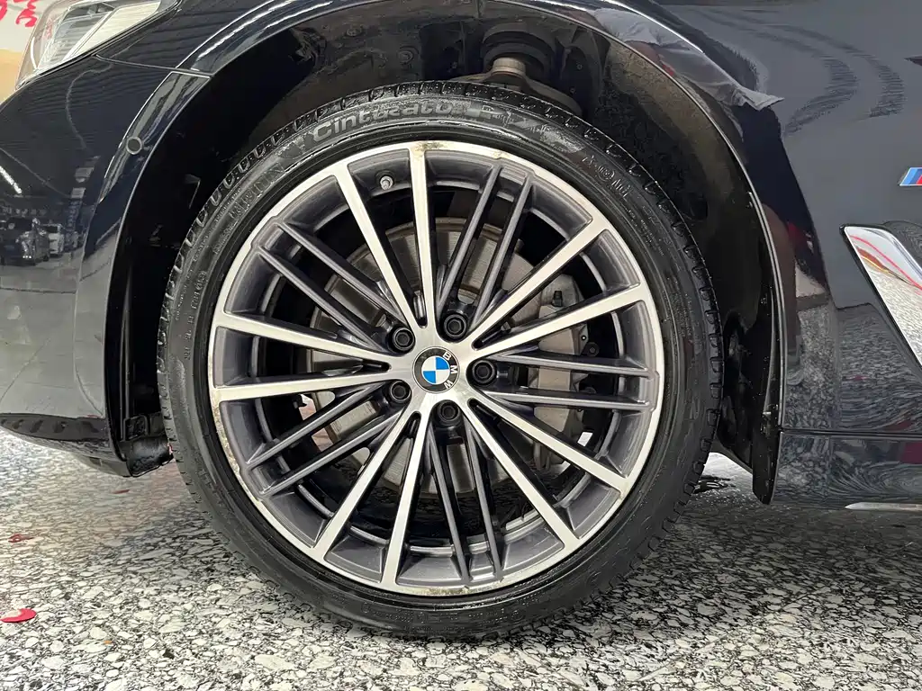 BMW 5 Series 2023 — фото 15
