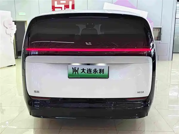 Li Auto MEGA 2025