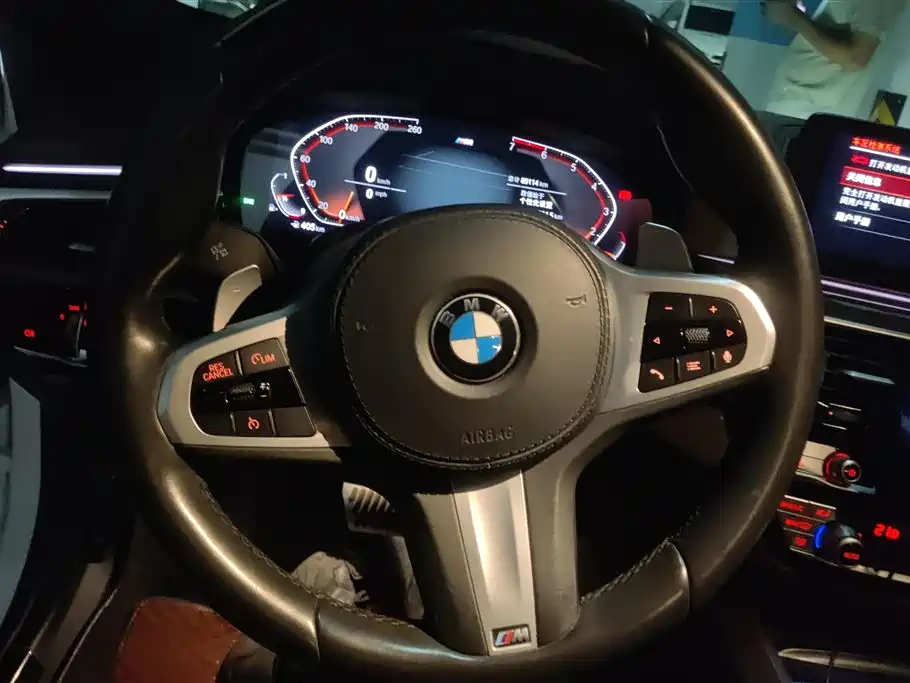 BMW 5 Series 2020 — фото 15