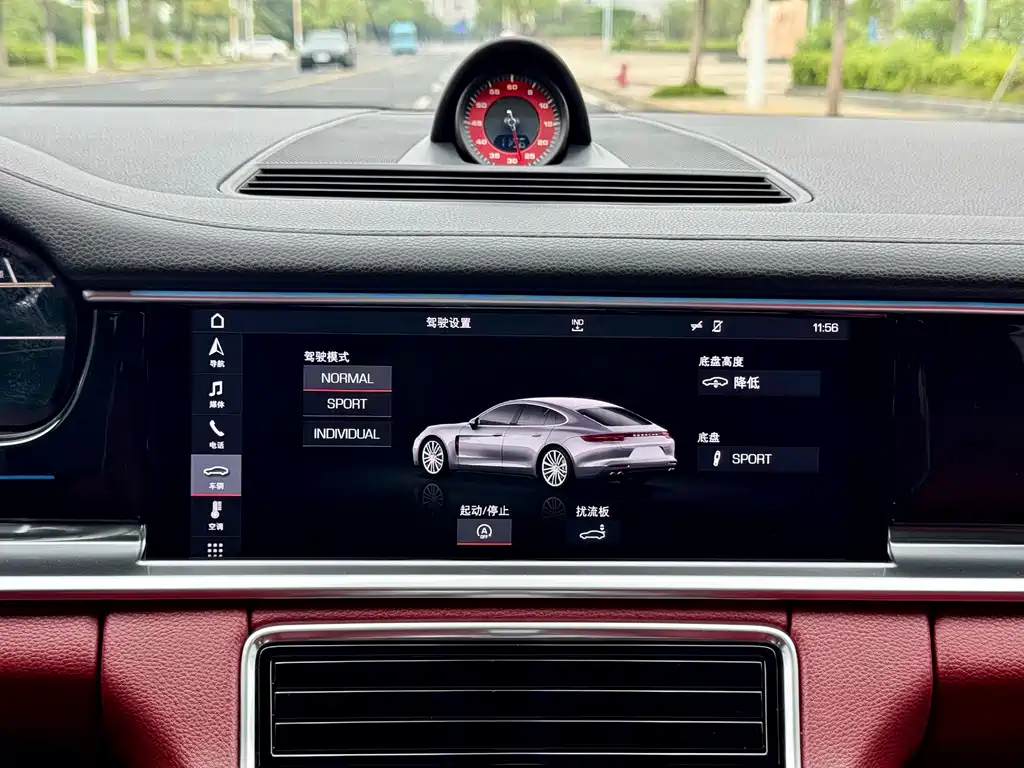 Porsche Panamera 2019 — фото 21