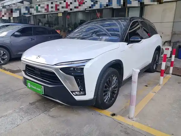 NIO ES8 2022