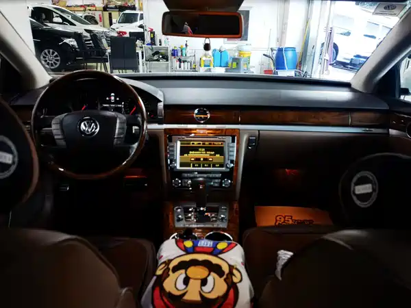 Volkswagen Phaeton 2013