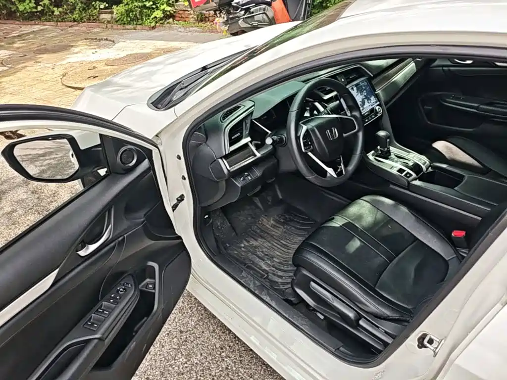 Honda Civic 2020 — фото 16