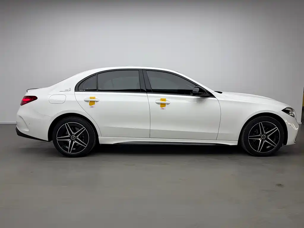 Mercedes-Benz C-Class 2024 — фото 8