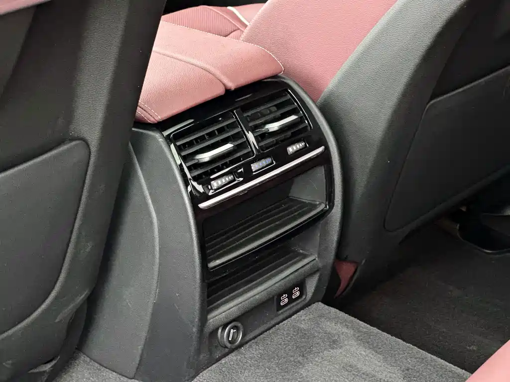 BMW 5 Series 2023 — фото 10