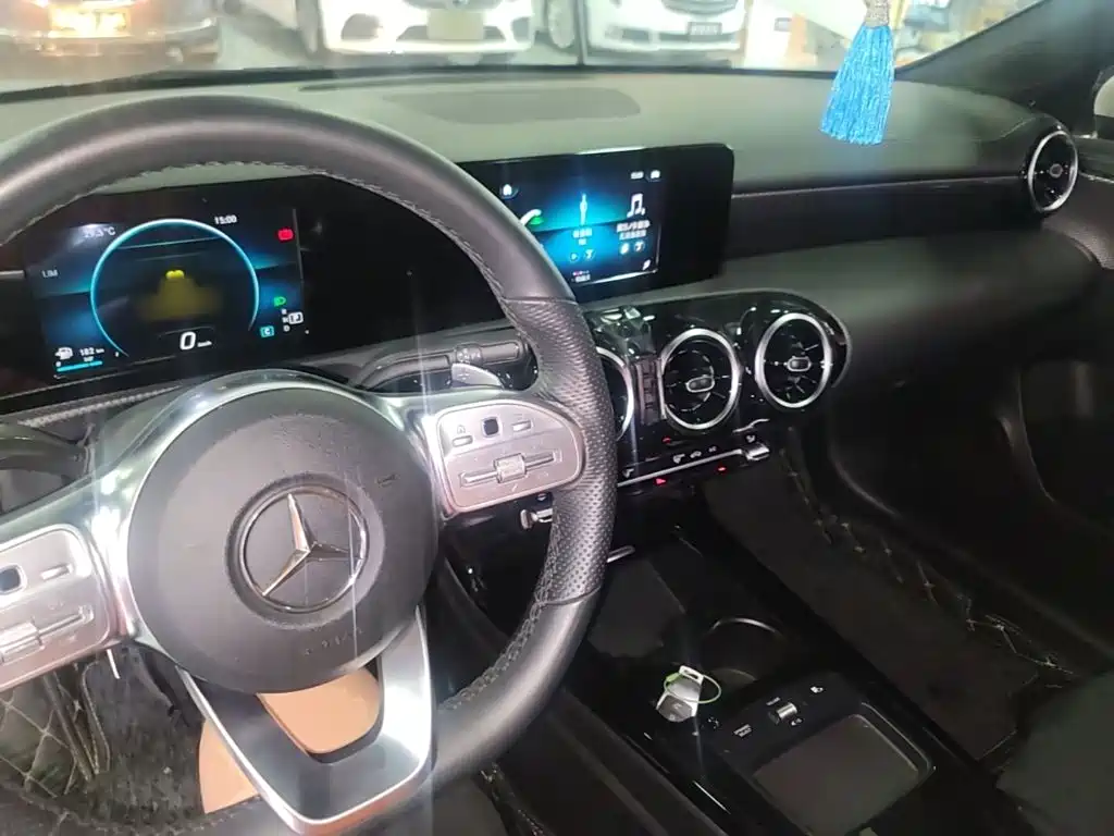 Mercedes-Benz A-Class 2020 — фото 10