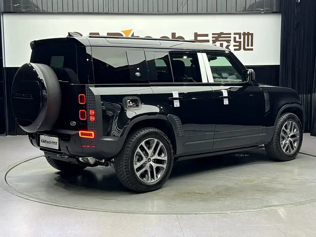 Land Rover Defender 2024 — фото 6