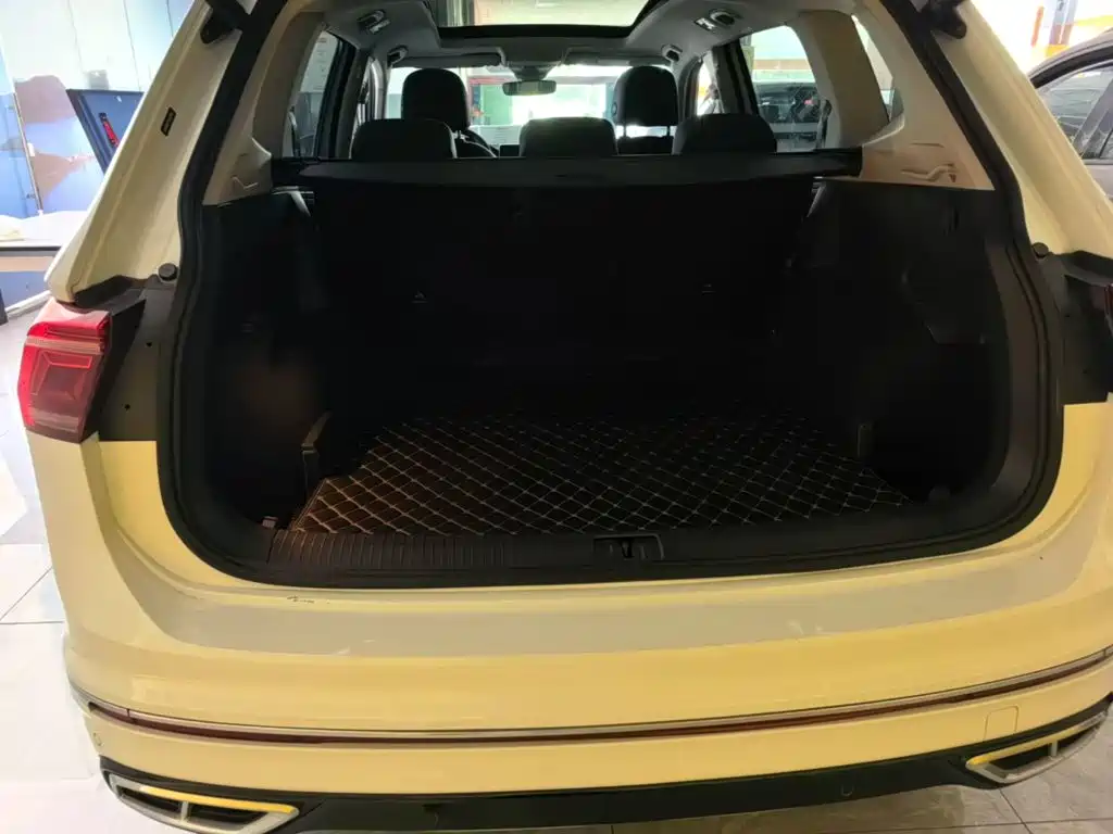 Volkswagen Tiguan L 2023 — фото 19