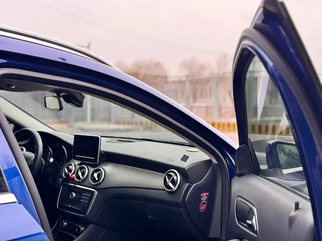 Mercedes-Benz GLA 2017 — фото 13