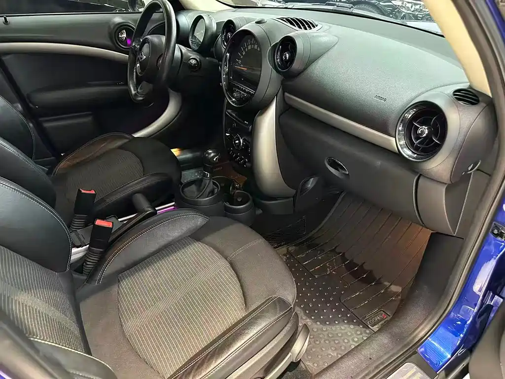 MINI Countryman 2015