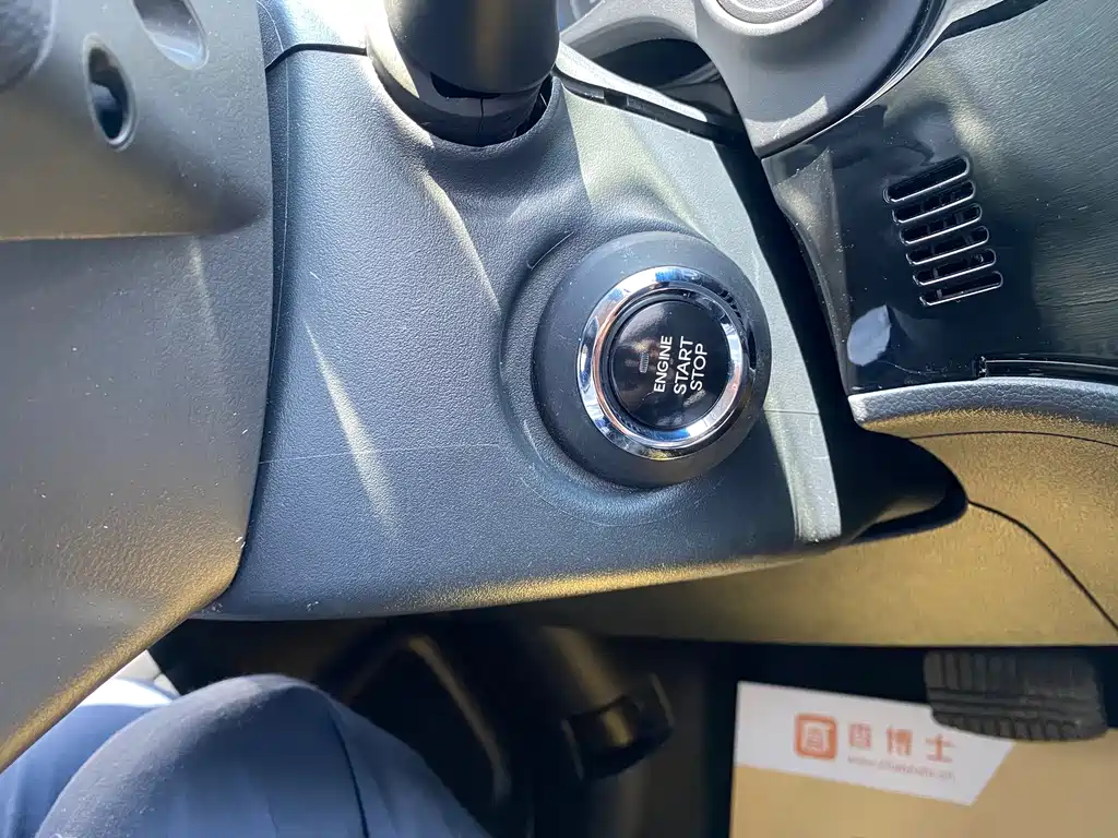 Mitsubishi Outlander 2021 — фото 18