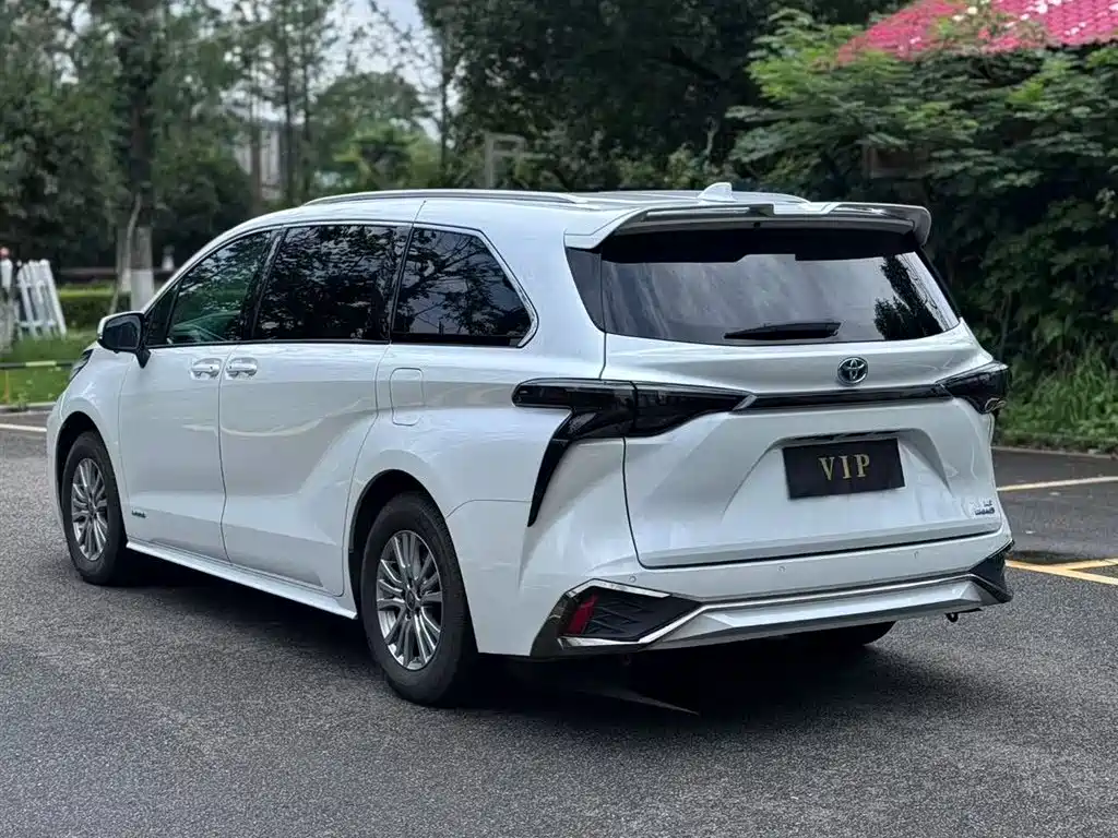 Toyota Sienna 2023