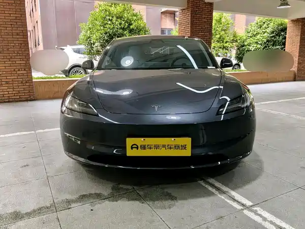 Tesla Model 3 2024