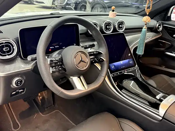 Mercedes-Benz C-Class 2025