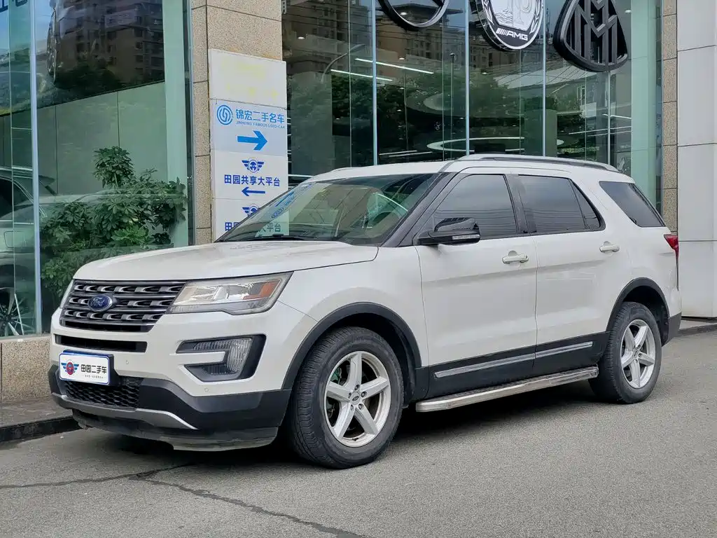 Ford Explorer 2015 — фото 1
