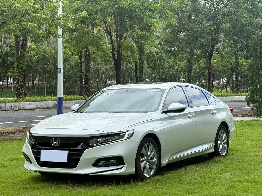 Honda Accord 2018 — фото 1