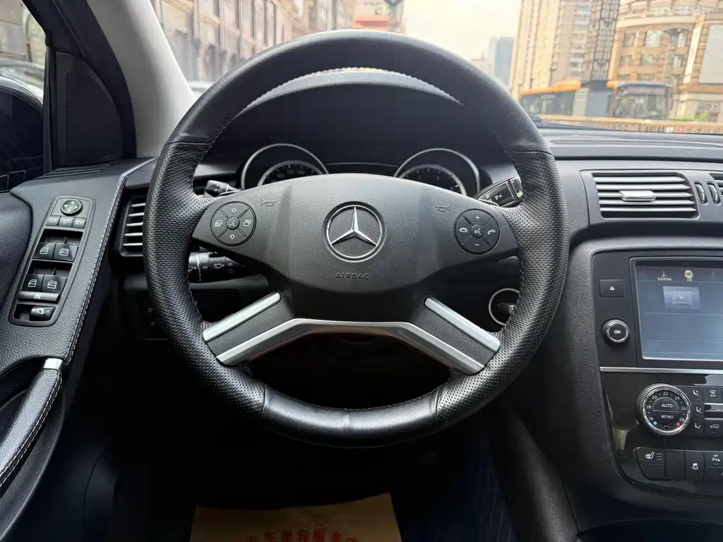 Mercedes-Benz R-Class 2016 — фото 10