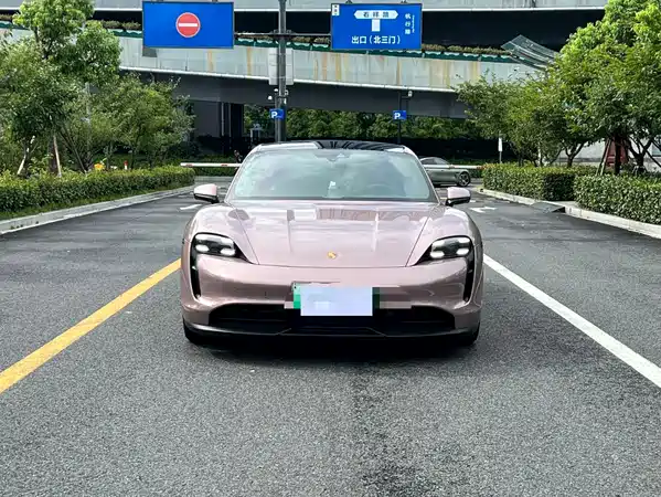 Porsche Taycan 2021