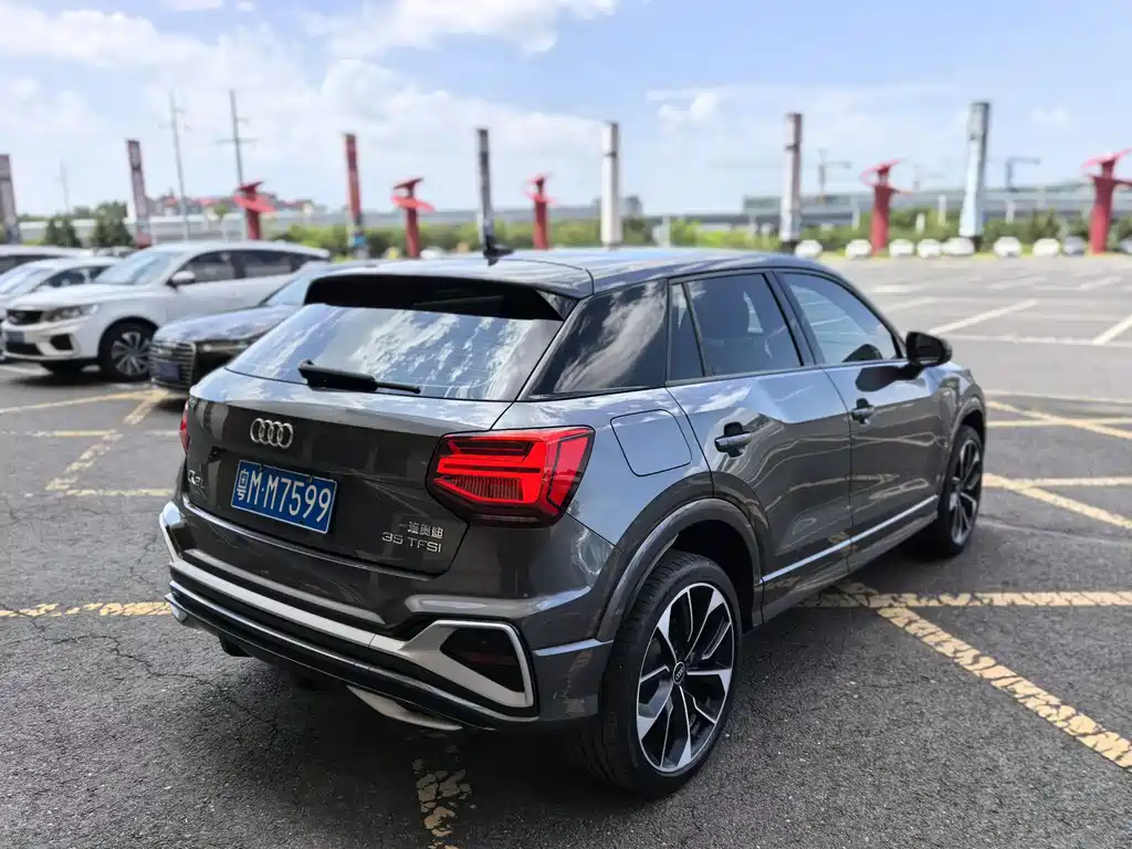 Audi Q2L 2022