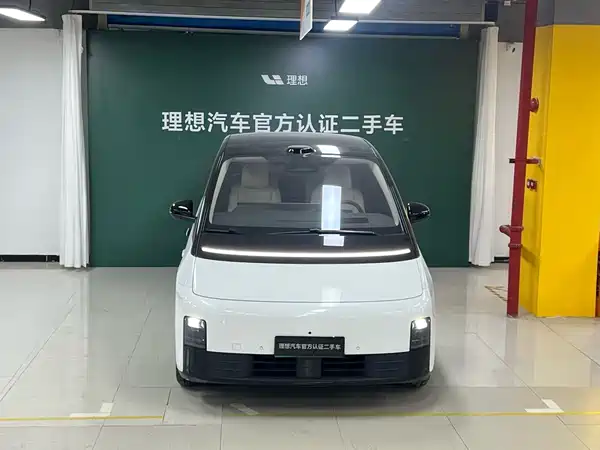 Li Auto MEGA 2025