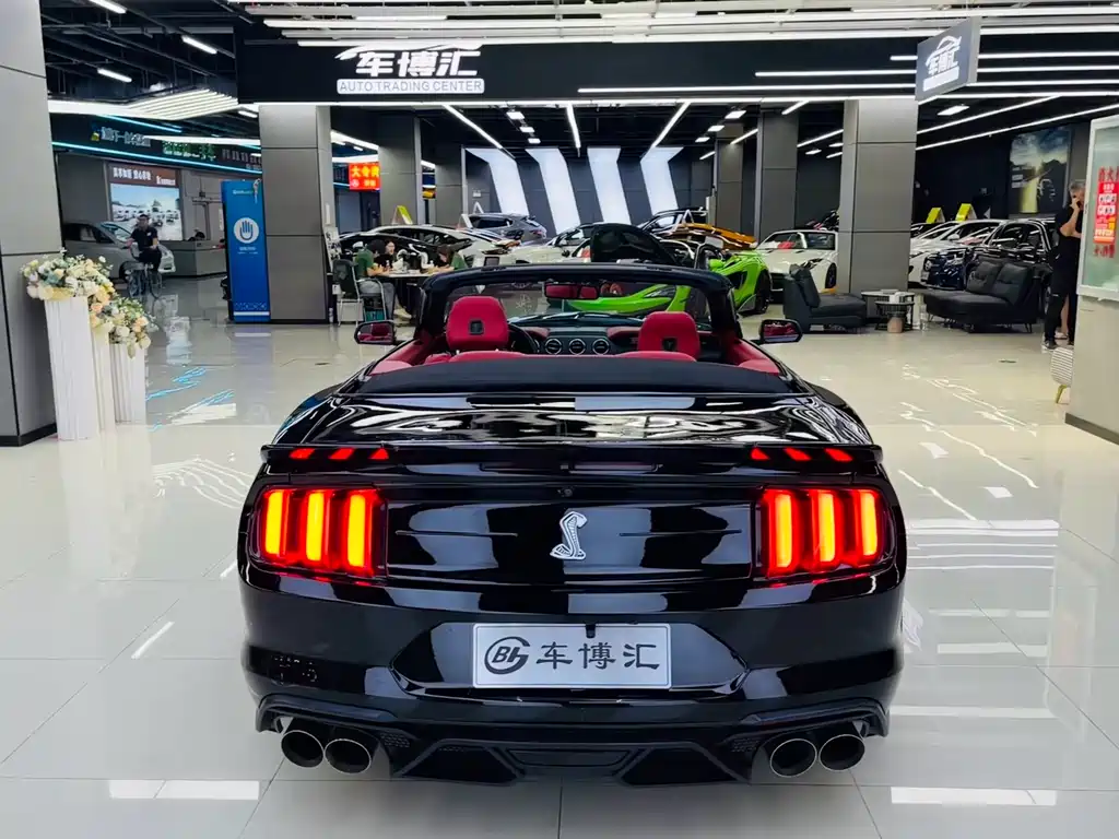 Ford Mustang 2018 — фото 6