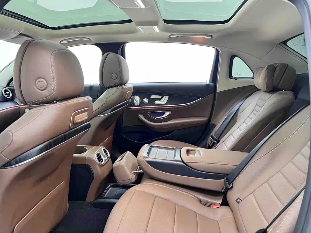 Mercedes-Benz E-Class 2020 — фото 11