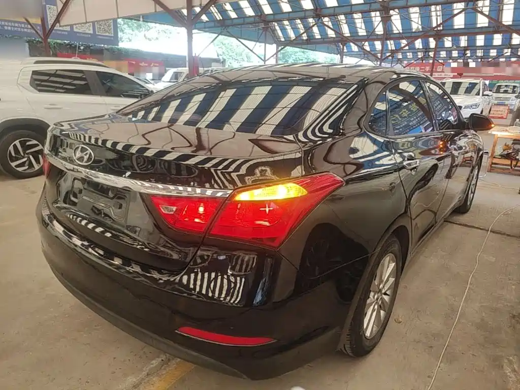 Hyundai Mistra 2015