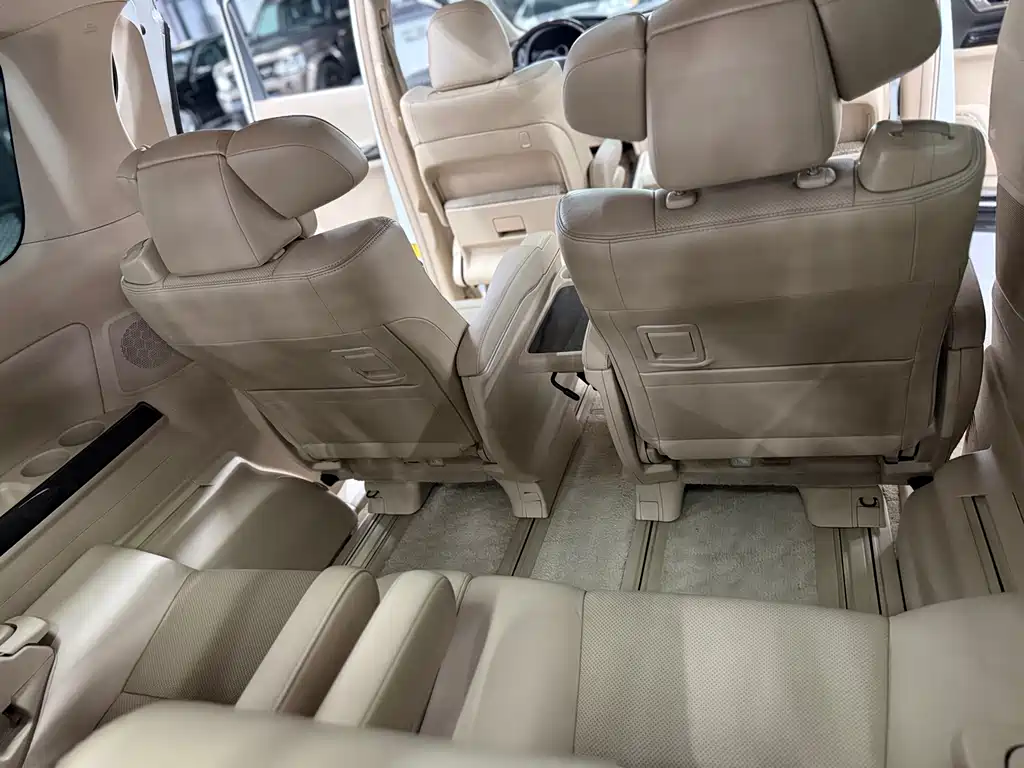 Toyota Alphard 2012 — фото 17
