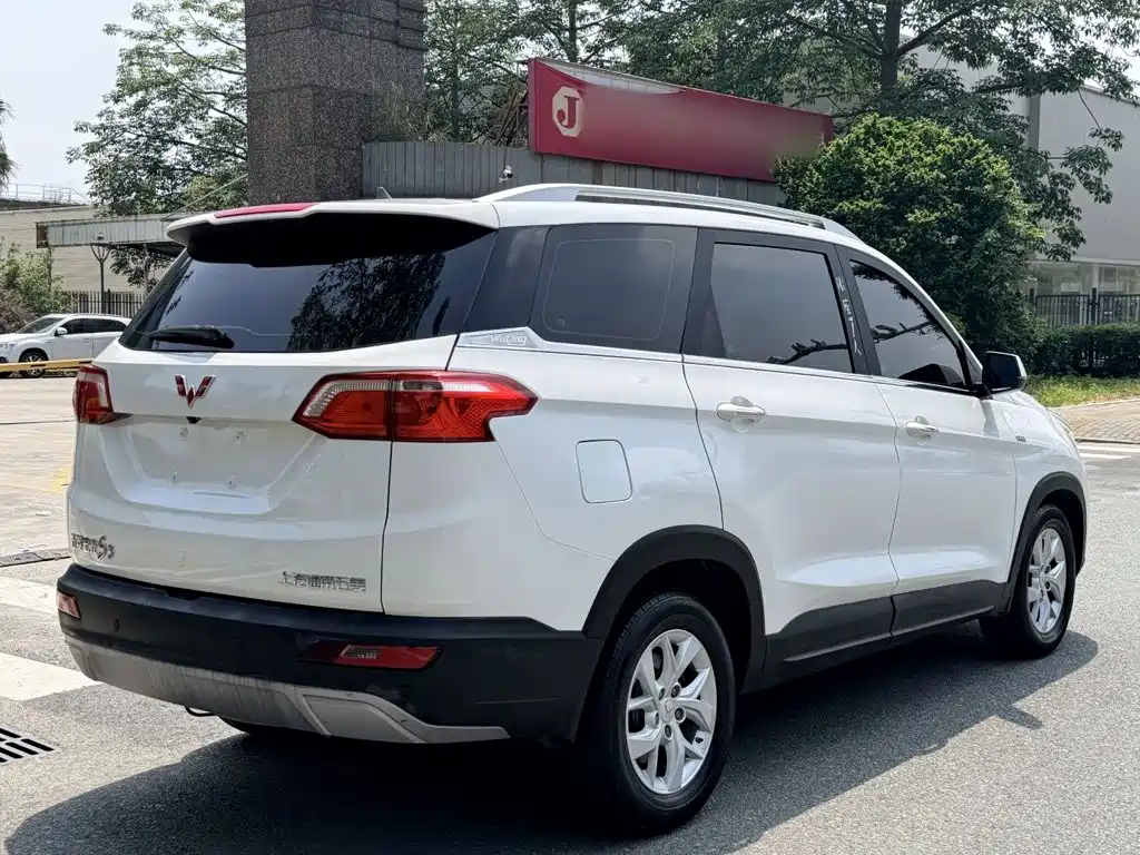 Wuling Hongguang S3 2018