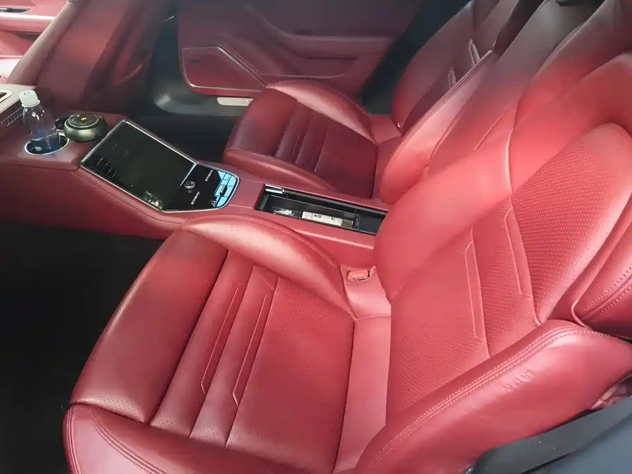 Porsche Panamera 2018 — фото 11