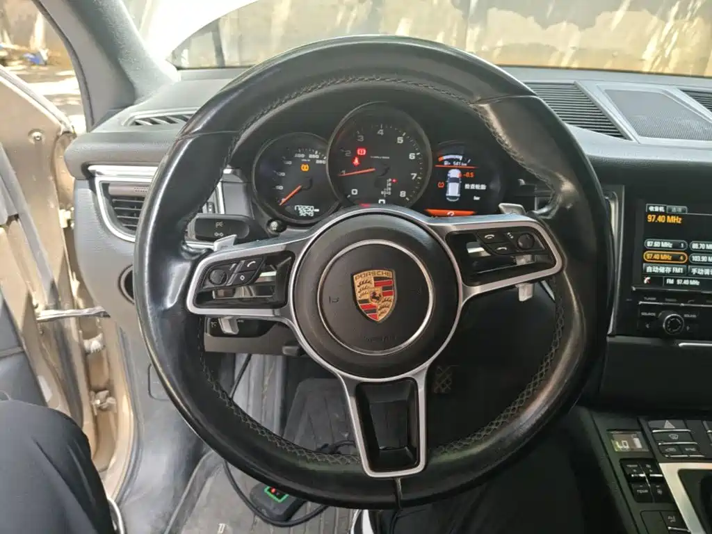 Porsche Macan 2015 — фото 11