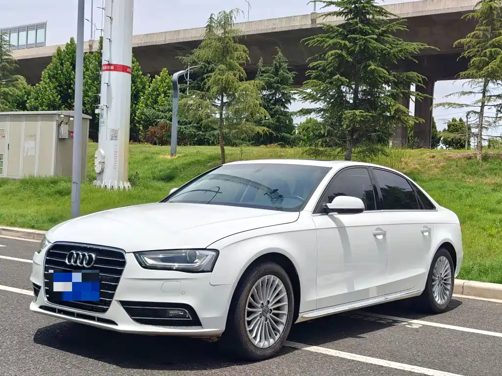 Audi A4L 2016